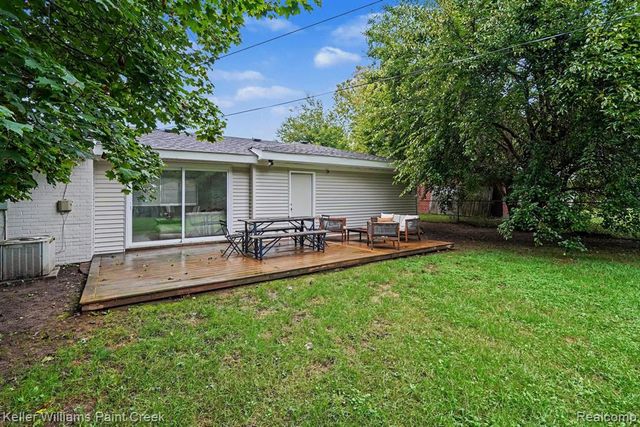 6588 Snow Apple Drive, Clarkston, MI 48346