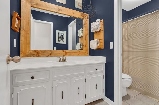 210 Raintree Dr, Hermitage, TN 37076