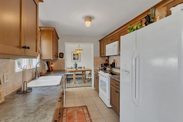 210 Raintree Dr, Hermitage, TN 37076