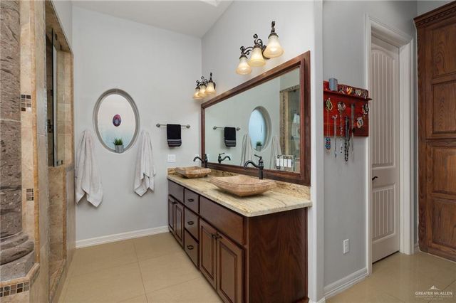 2201 W Rhin Drive, Edinburg, TX 78539