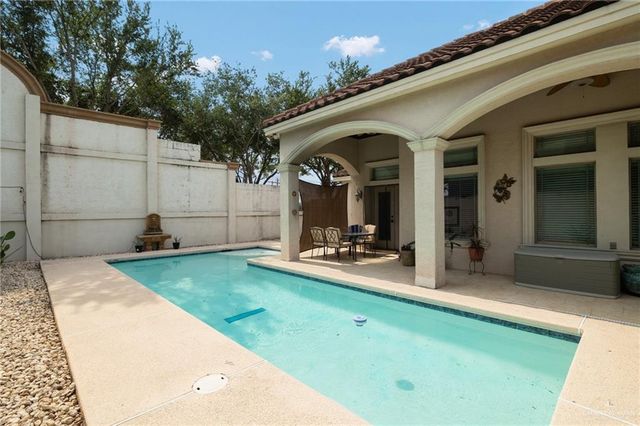 2201 W Rhin Drive, Edinburg, TX 78539