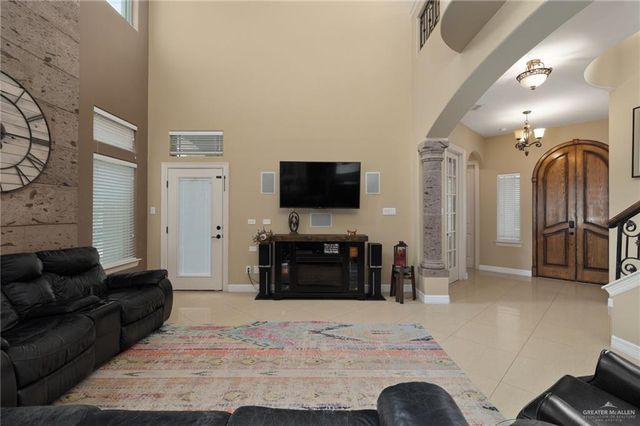 2201 W Rhin Drive, Edinburg, TX 78539