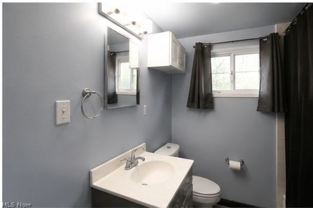 4780 Echovalley Street NW, North Canton, OH 44720