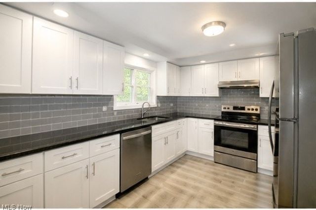 4780 Echovalley Street NW, North Canton, OH 44720
