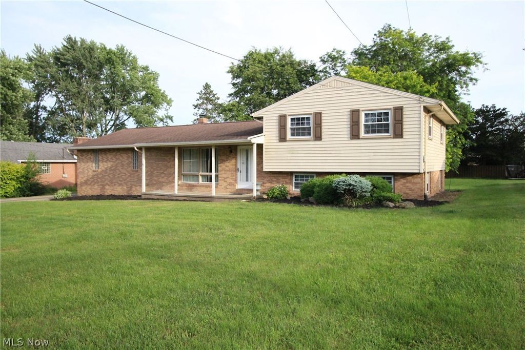 4780 Echovalley Street NW, North Canton, OH 44720