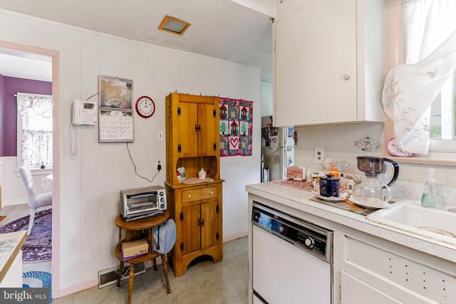 200 READING AVE, Barrington, NJ 08007