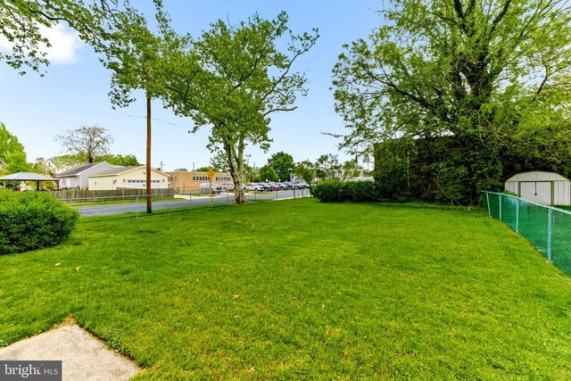 200 READING AVE, Barrington, NJ 08007