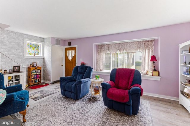 200 READING AVE, Barrington, NJ 08007
