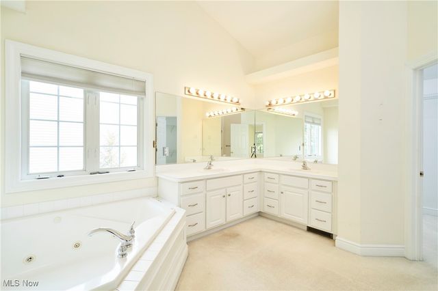 4417 Wyndham Way, Copley, OH 44321