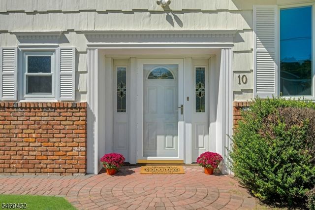 10 Klimback Ct, West Caldwell Twp., NJ 07006