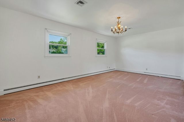 10 Klimback Ct, West Caldwell Twp., NJ 07006