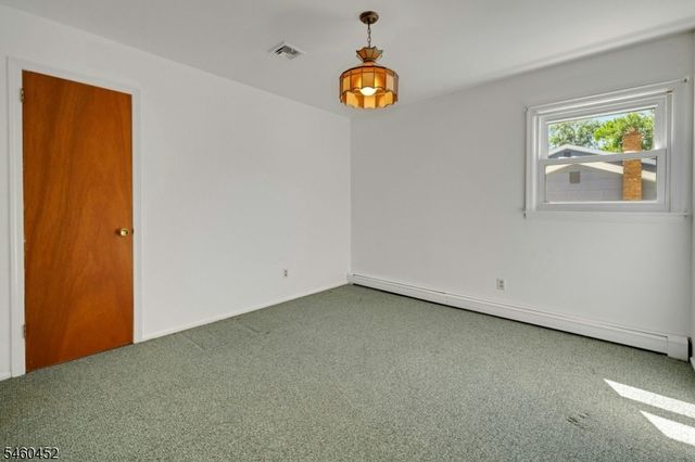 10 Klimback Ct, West Caldwell Twp., NJ 07006