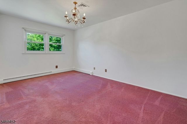 10 Klimback Ct, West Caldwell Twp., NJ 07006