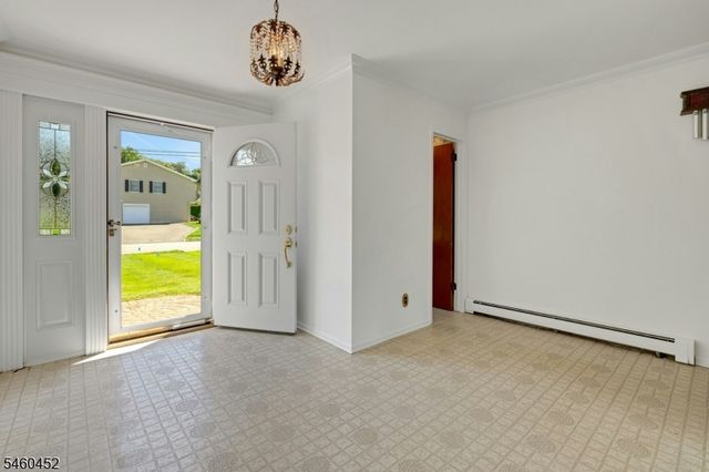 10 Klimback Ct, West Caldwell Twp., NJ 07006