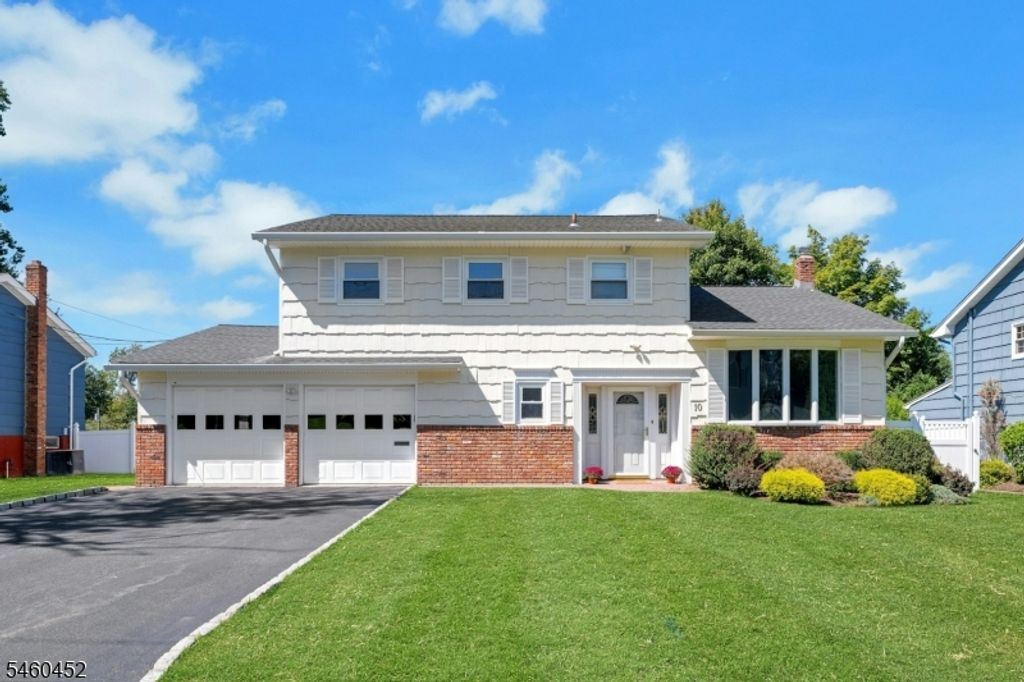 10 Klimback Ct, West Caldwell Twp., NJ 07006