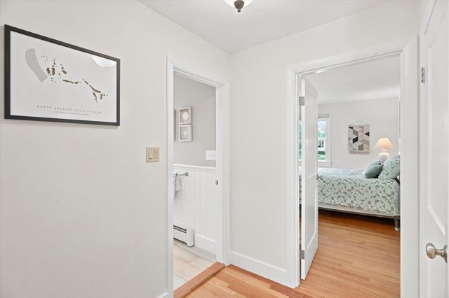 21 Woodbridge Rd, North Andover, MA 01845