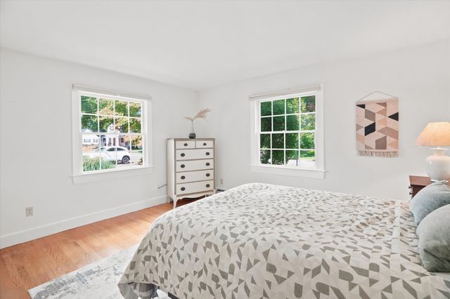 21 Woodbridge Rd, North Andover, MA 01845