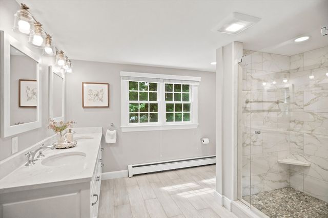 21 Woodbridge Rd, North Andover, MA 01845