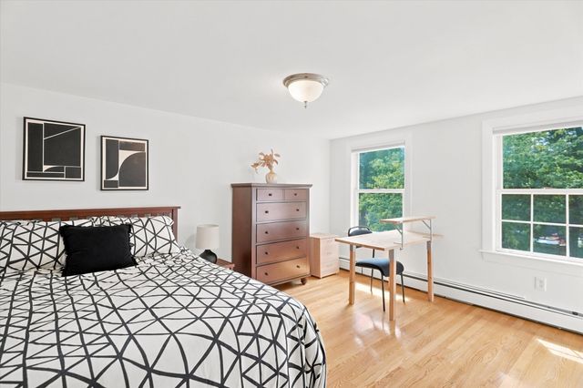 21 Woodbridge Rd, North Andover, MA 01845