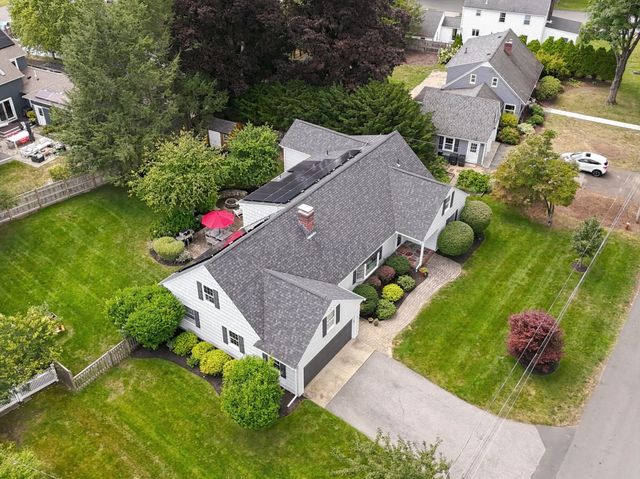 21 Woodbridge Rd, North Andover, MA 01845