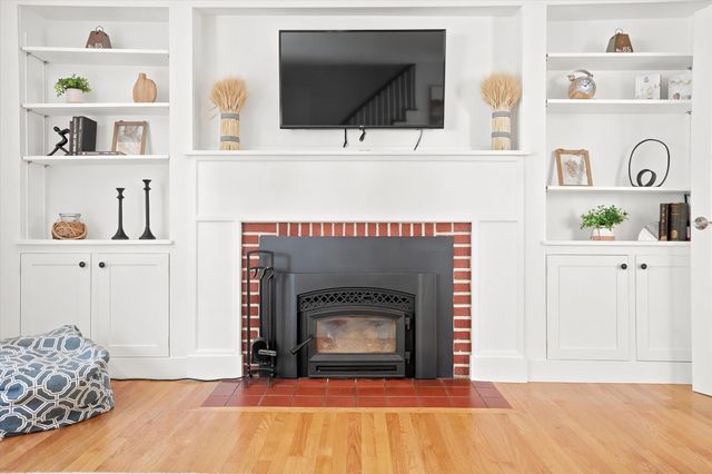 21 Woodbridge Rd, North Andover, MA 01845