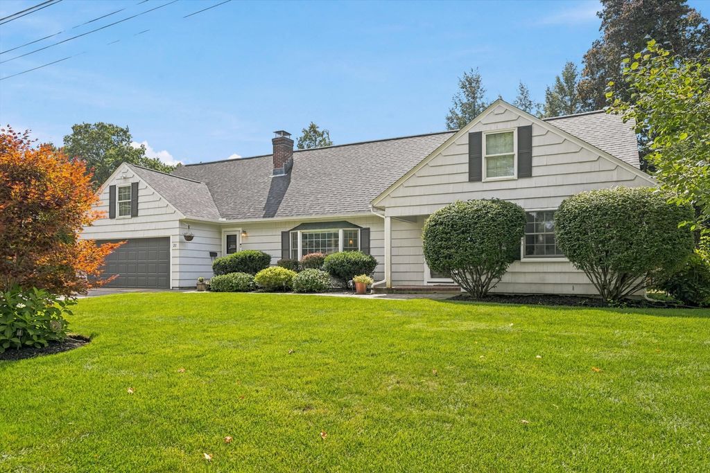 21 Woodbridge Rd, North Andover, MA 01845