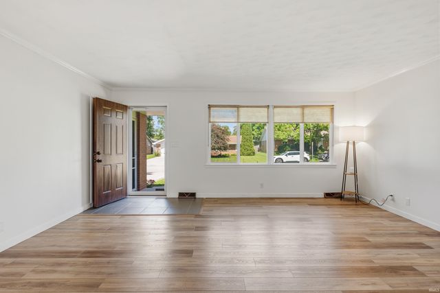 1505 N Briar Road, Muncie, IN 47304