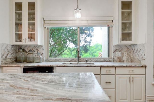 11827 MILL ROCK RD, San Antonio, TX 78230