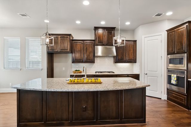 1108 Ivy Charm Way, Arlington, TX 76005