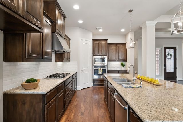 1108 Ivy Charm Way, Arlington, TX 76005