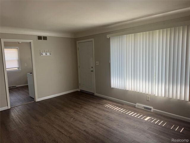 17266 Cicotte Avenue, Allen Park, MI 48101