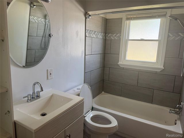 17266 Cicotte Avenue, Allen Park, MI 48101