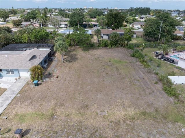 5206 Sunnybrook CT, Cape Coral, FL 33904