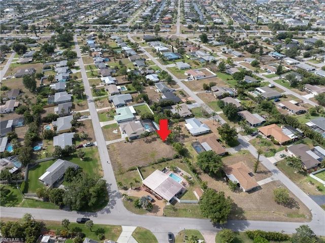 5206 Sunnybrook CT, Cape Coral, FL 33904