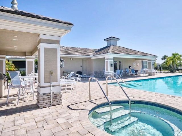 3105 TRUSTEE AVENUE, Sarasota, FL 34243