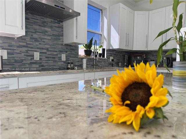 2150 NW 100th Ave, Pembroke Pines, FL 33024