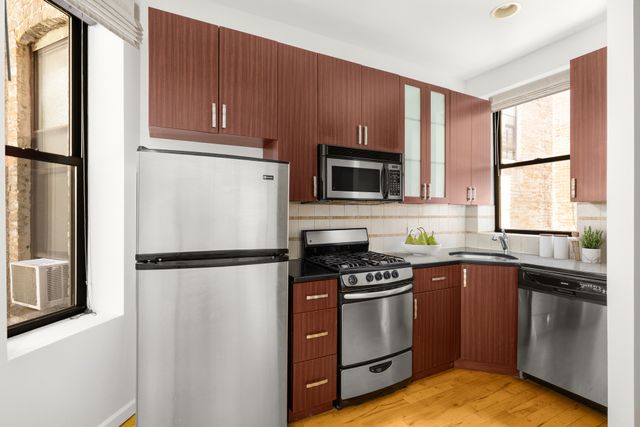 2072 8th Ave Apt 4A, New York City, NY 10026