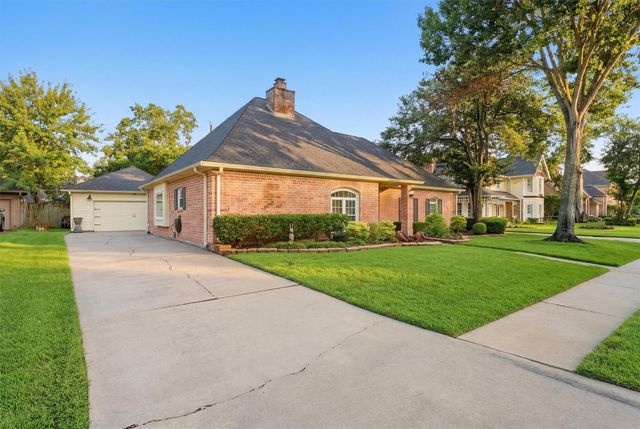 1603 Plantation Drive, Richmond, TX 77406