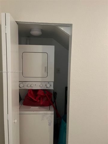 403 NW 84th St 403, Miami, FL 33150