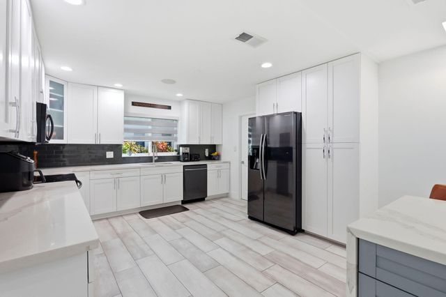 21680 Tall Palm Circle 12-B, Boca Raton, FL 33433