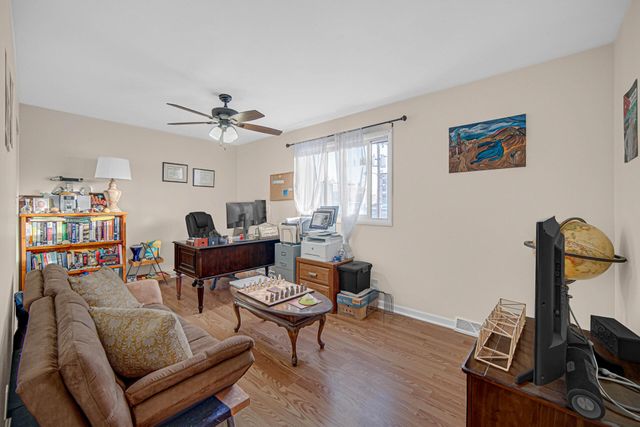 7933 Jefferson Avenue 4b, Munster, IN 46321