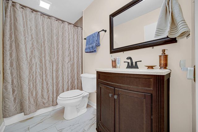 7933 Jefferson Avenue 4b, Munster, IN 46321