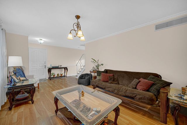 7933 Jefferson Avenue 4b, Munster, IN 46321