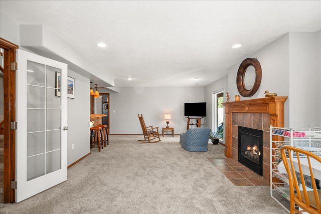 310 W AUBURN CREST Ct, Spokane, WA 99224