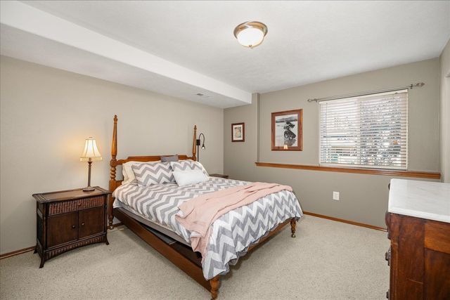 310 W AUBURN CREST Ct, Spokane, WA 99224
