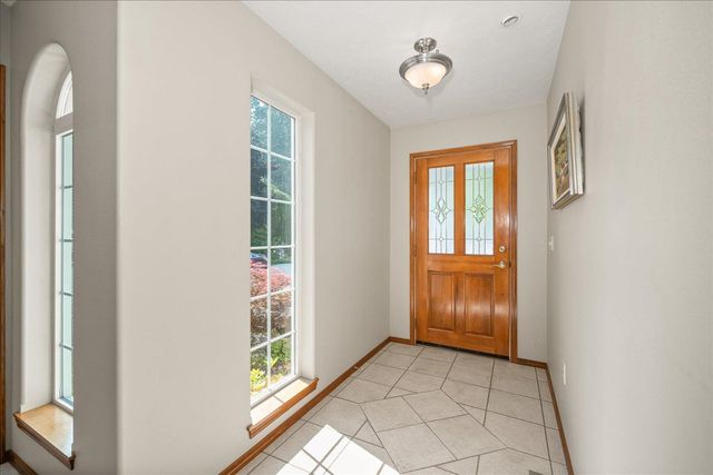 310 W AUBURN CREST Ct, Spokane, WA 99224