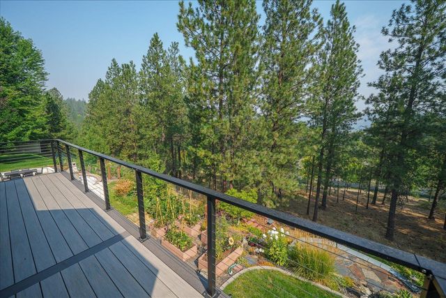 310 W AUBURN CREST Ct, Spokane, WA 99224
