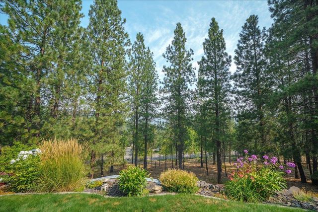 310 W AUBURN CREST Ct, Spokane, WA 99224