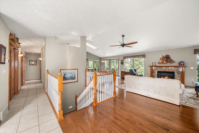 310 W AUBURN CREST Ct, Spokane, WA 99224