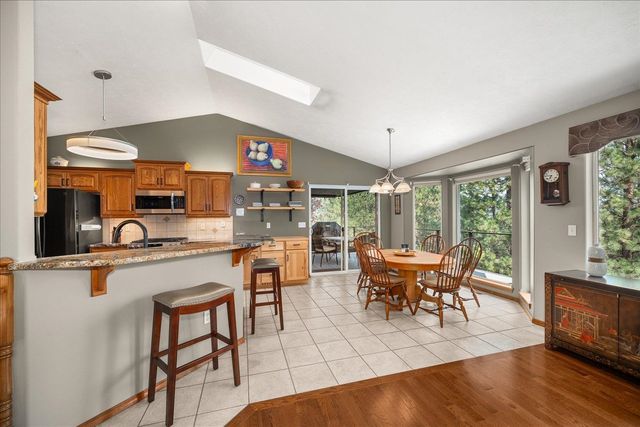 310 W AUBURN CREST Ct, Spokane, WA 99224